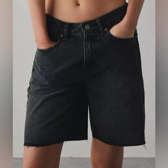 BDG Black Wash Bermuda Cutoff Mom High Rise Raw Hem Distressed Denim Shorts 25 - Picture 1 of 16